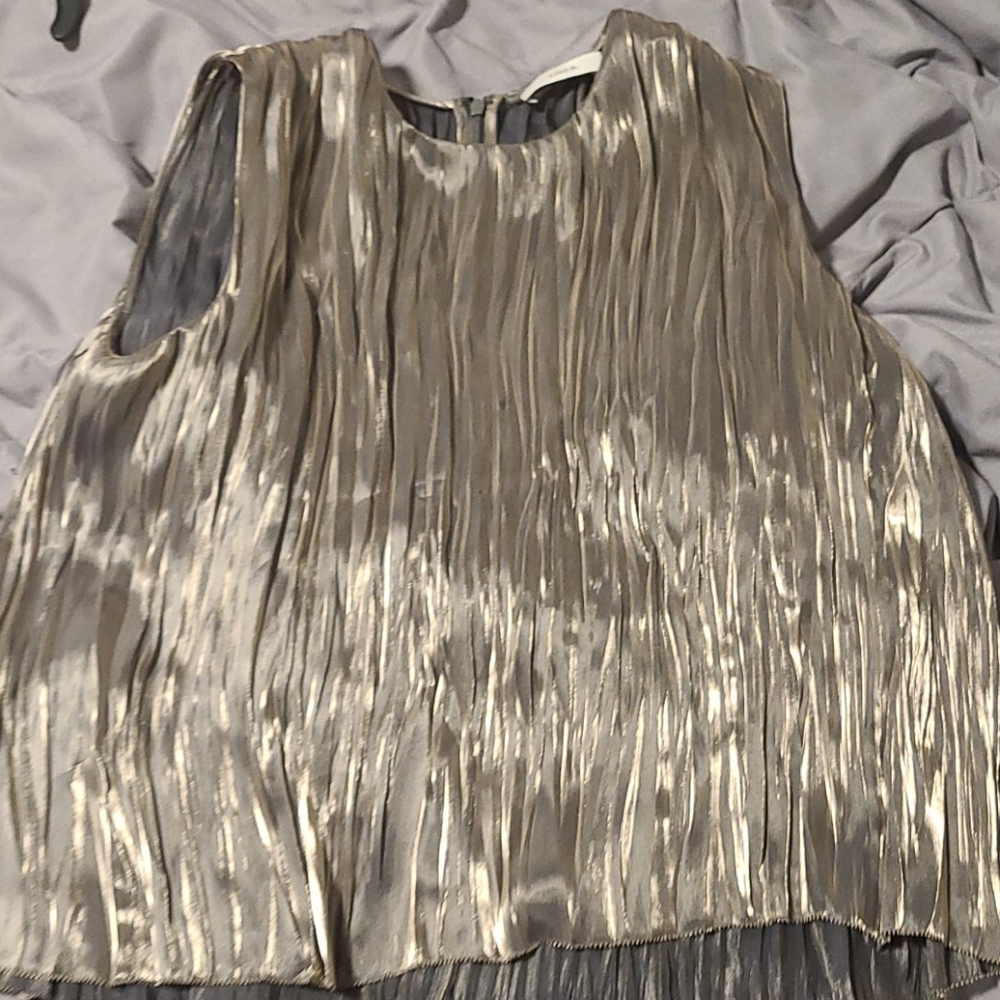 Vince. Metallic top